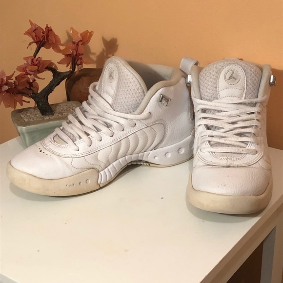 air jordan white sneakers